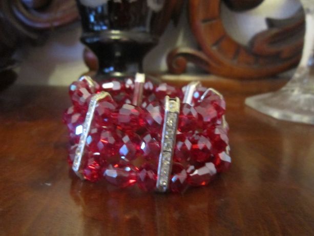 Bracelet manchette cristal rouge